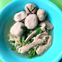 บะหมี่ลูกชิ้นเนื้อเปื่อย