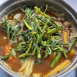 แกงส้มชะอมไข่กุ้งเเม่น้ำ