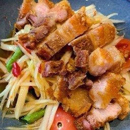 ส้มตำหมูกรอบ