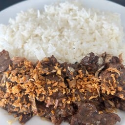 A14 เนื้อตุ๋นผัดกระเทียม