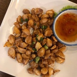 กระเทียมทอด