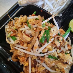 ผัดไทยไข่