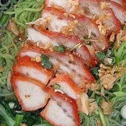 บะหมี่หยก หมูแดง