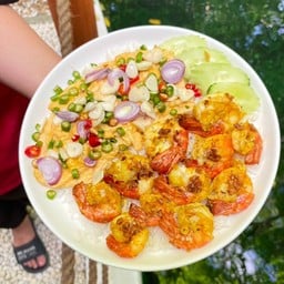 ข้าวกุ้งทอดกะเทียมไข่ข้น