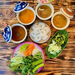 โซ้ยขนมจีนเส้นสด