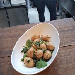 ลูกชิ้นลวก