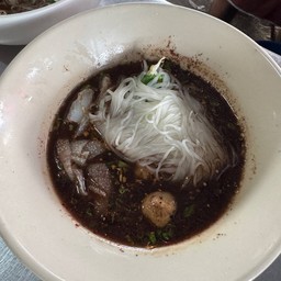 ก๋วยเตี๋ยวต้มยำเนื้อ (ธรรมดา)