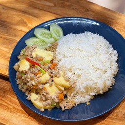 ข้าวเต้าหู้หมูสับทรงเครื่อง