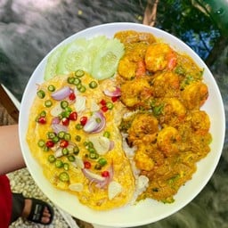 ข้าวกุ้งผัดผงกะหรี่ไข่ข้น
