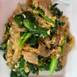 ผัดซีอิ๊ว หมูนุ่ม