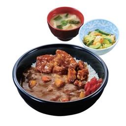 ข้าวแกงกะหรี่หมูตุ๋นซอสเทริยากิ และชุดสุดคุ้ม