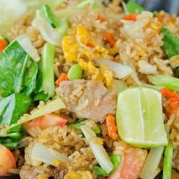ข้าวผัดหมูนุ่มโบราณ
