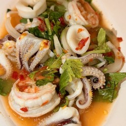 No45 ยำรวมมิตร (Spicy Mixed Meat Salad)