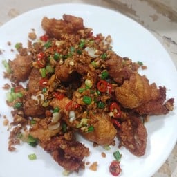 หนังไก่กรอบผัดพริกเกลือ