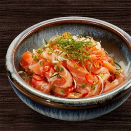 Salmon spicy tataki