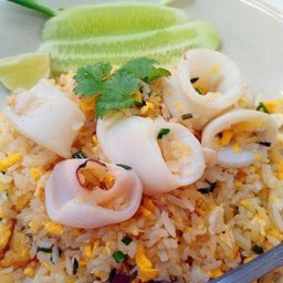 ข้าวผัดปลาหมึกจานเล็ก