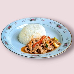 ข้าวราดผัดเนื้อน้ำมันหอย