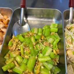 ข้าวแกงร้านทอง อุดมสุข ขนมจีน ข้าวขาหมู ก๋วยเตี๋ยวหลอด