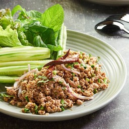 ลาบไก่ หรือ ลาบหมู