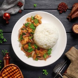 ข้าวยำไก่แซ่บ