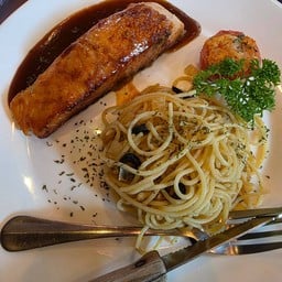 สเต็กแซลมอนย่างซอสส้ม Grilled Salmon Steak with Orange Sauce