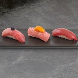 Maguro Sanshu Sushi Set