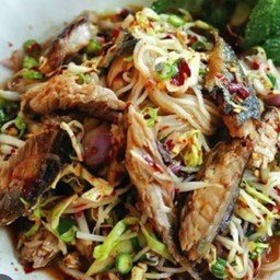 ยำขนมจีนปลาทู