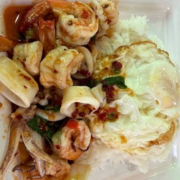 กระเพราทะเล+ไข่ดาว