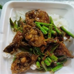 พริกแกงปลาดุกทอด