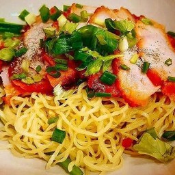 ข้าวหมูแดงรักษ์จันทน์ รักษ์จันทน์