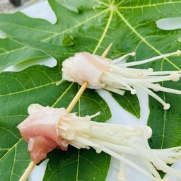 หมูพันเห็ด