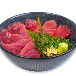 ข้าวหน้าปลาทูน่า