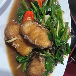 ปลาช่อนผัดคื่นช่าย