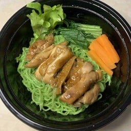 (บะหมี่ไก่เทอริยากิ , ยำลูกชิ้น ,แซนวิช, ขนม , น้ำหวาน