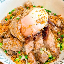 Set หมูยกแกงค์สุดคุ้ม (ข้าวต้มแห้ง + ไข่ออนเซ็น 5 ชุด)