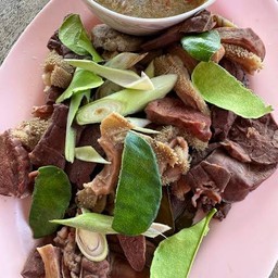 ลวกจิ้มเครื่องในเนื้อ