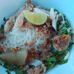ก๋วยเตี๋ยวเส้นหมี่ไก่