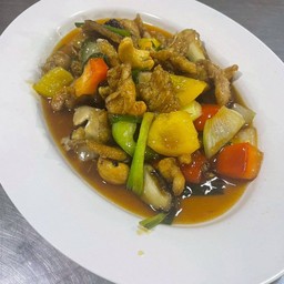 ไก่ผัดเม็ดมะม่วง