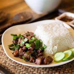 ข้าวก้อยเสือคั่ว