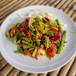 มิตติ้ง Meeting อาหารตามสั่ง&ส้มตำ-ยำแซ่บ