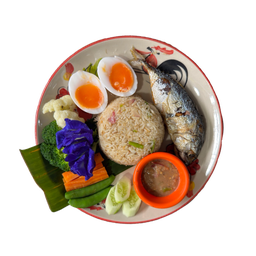 ข้าวผัดน้ำพริกปลาทู (Thai shrimp paste fried rice with Thai mackerel)