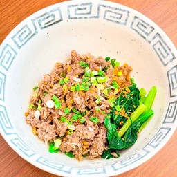 Promotion เกาเหลาคลุก(แห้ง)หมูบะช่อทรงเครื่อง + ข้าวเปล่า + ไข่ออนเซ็น 1 ฟอง