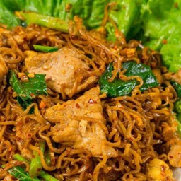 มาม่าผัดซิอ๊วหมู