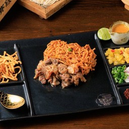 ข้าวซอยผัดแห้งเนื้อตุ๋น
