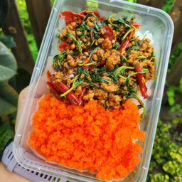 กะเพราหมูสับ-ไข่กุ้ง