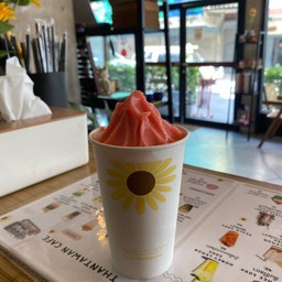 สตอเบอรี่สมูตตี้