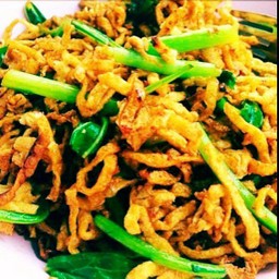 หมี่กรอบผัดซีอิ๋วหมูพิเศษ