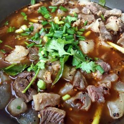 ต้มแซ็บเนื้อตุ๋น