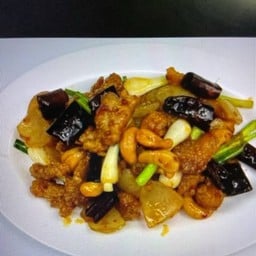 ไก่ผัดเม็ดมะม่วง