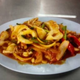 ปลาหมึกผัดพริกเผา